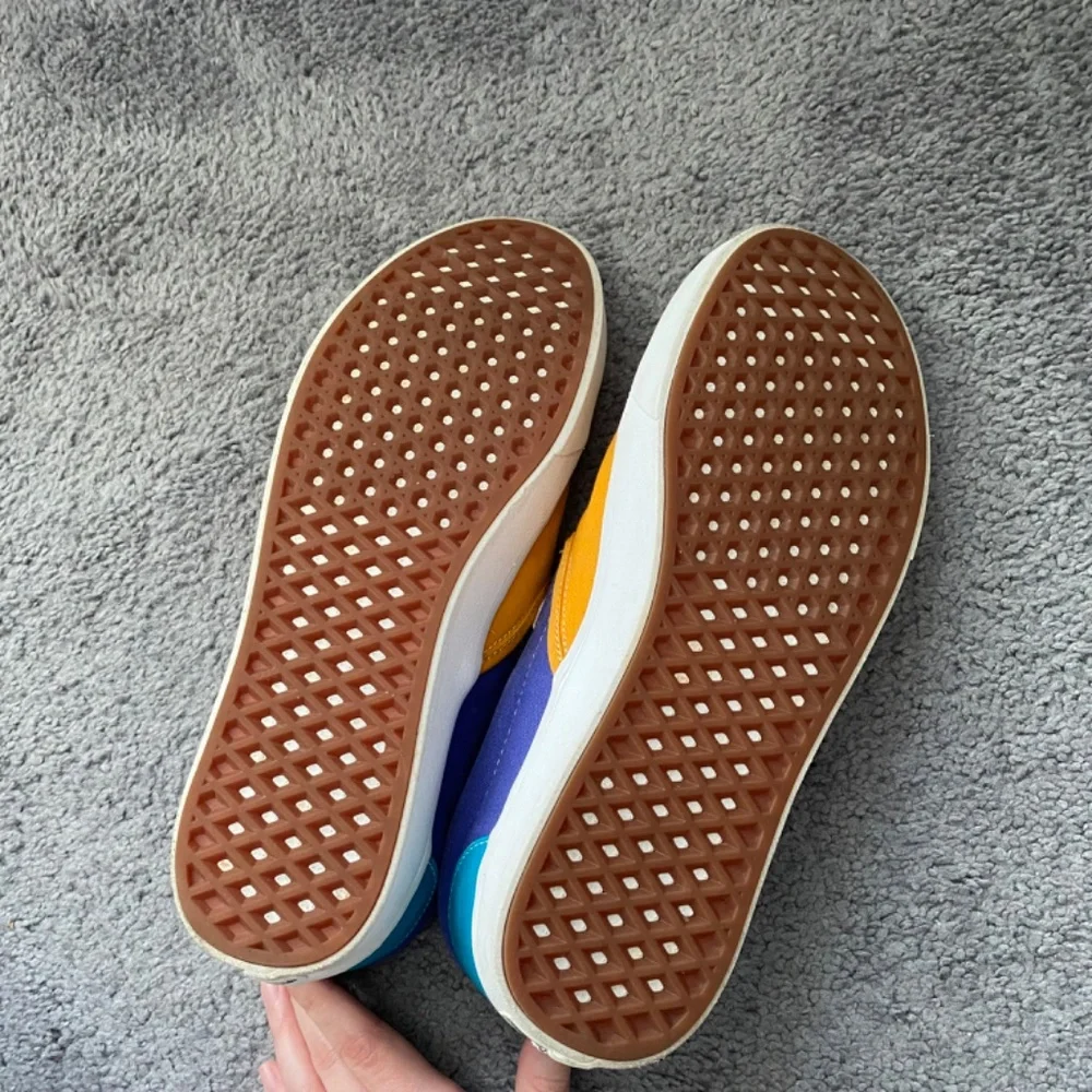Color block Vans Slip-Ons - Picture 2 of 4